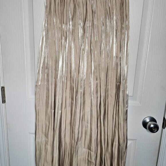 Maxi Skirt (Sense of Place Brand) in Shimmering Champagne Pleated Free size - Picture 2 of 9